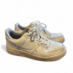 Nike Air Force 1 Triple White Low Classic White Size 9.5W